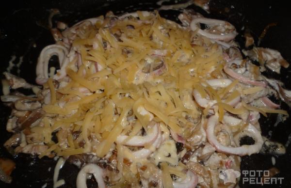 Тушеные кальмары с грибами фото