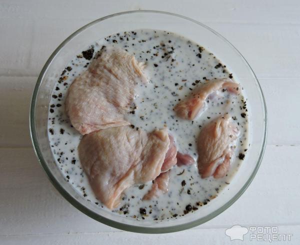 Курица, запеченная в кефирном маринаде фото