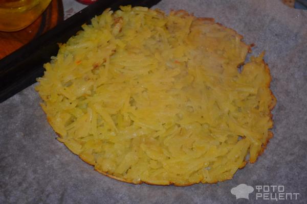ПИцца из вареного картофеля с колбасой и сыром фото