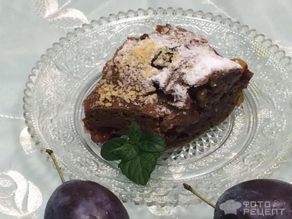 Шоколадный кекс со сливами фото