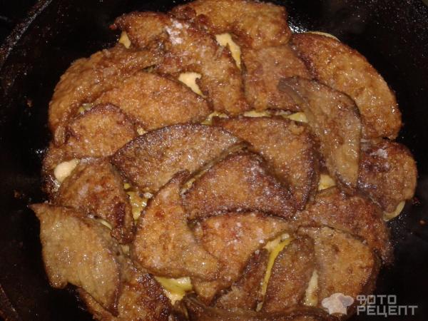 Печень свиная тушеная с яблоками по-берлински фото