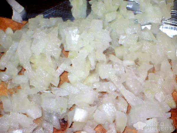 Салат из фасоли с сухариками фото