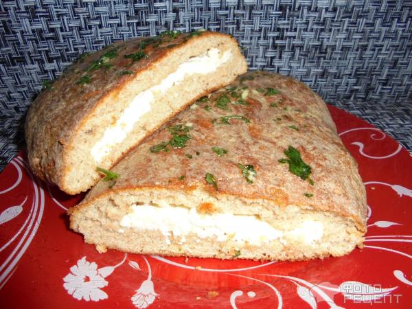 Хлеб с Адыгейским сыром из цельнозерновой муки с отрубями фото