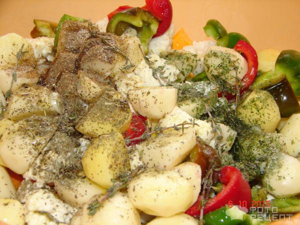 Цветная капуста с овощами на луковой подушке фото