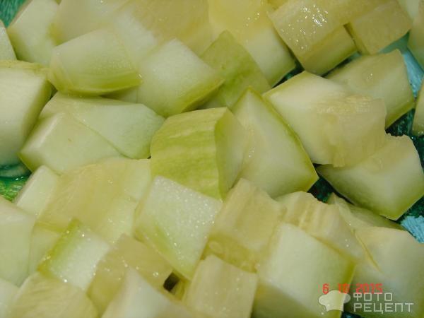 Цветная капуста с овощами на луковой подушке фото