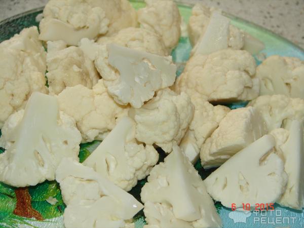 Цветная капуста с овощами на луковой подушке фото