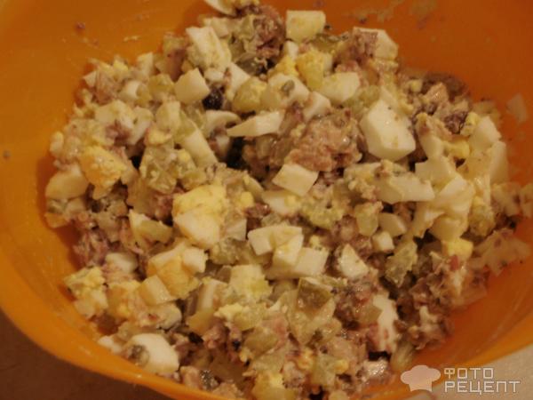 Салат из рыбных консервов и сухариков - пошаговый рецепт с фото как приготовить в домашних условиях