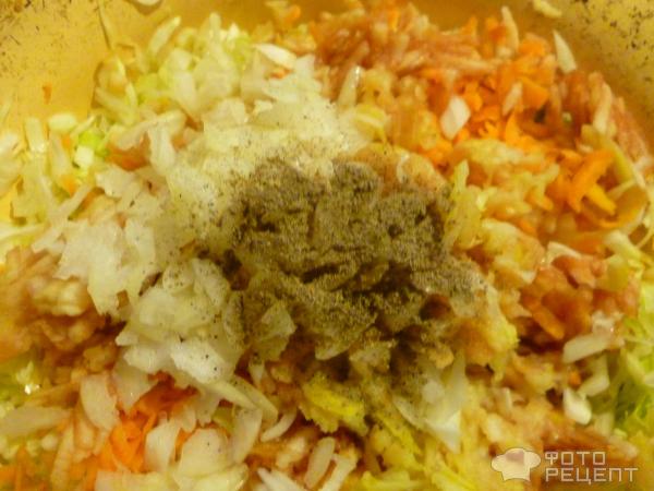 Салат из свежей капусты с овощами фото