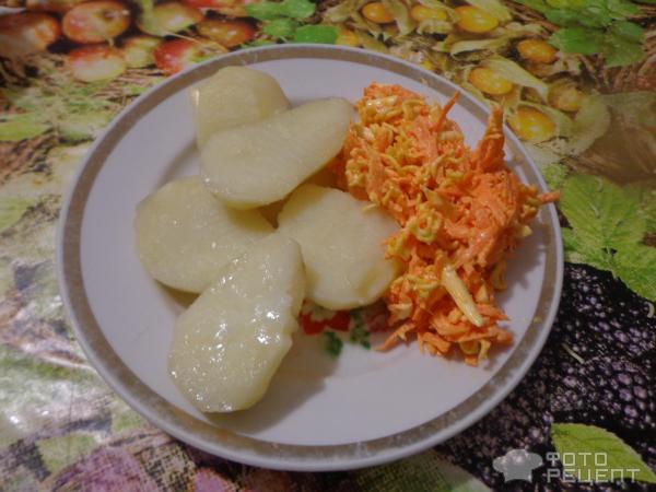 Салат с морковью, плавленным сырком и сухой лапшой фото