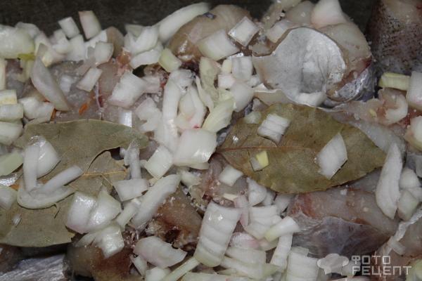 Рыбные консервы с овощами, запеченные в духовке фото