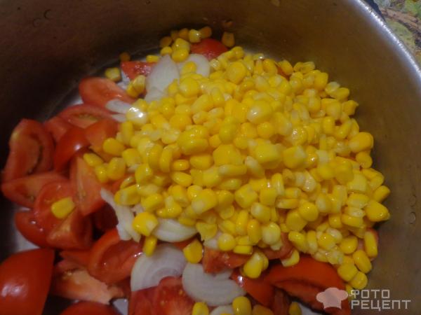 Салат с помидорами и кукурузой фото