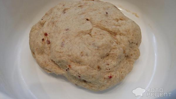 Хлеб Пикантный с сушеными томатами фото