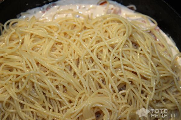 Спагетти с королевскими креветками в сливочном соусе фото