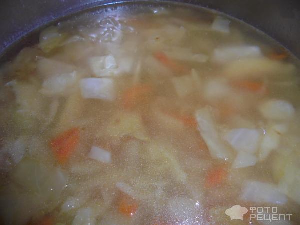 Суп из капусты и консервированного горошка без мяса фото