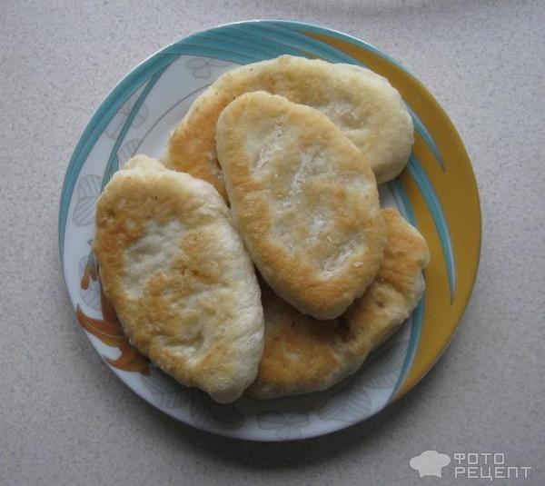 Жареные пирожки с картофелем и печенью фото