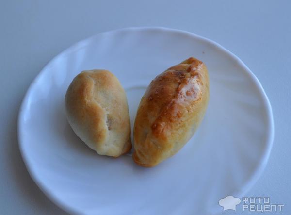 Мини-пирожки с инжиром, курагой, черносливом и грецкими орехами фото
