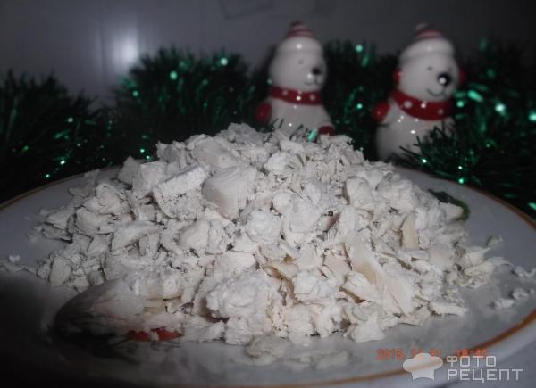 Салат из курицы и ананасов фото