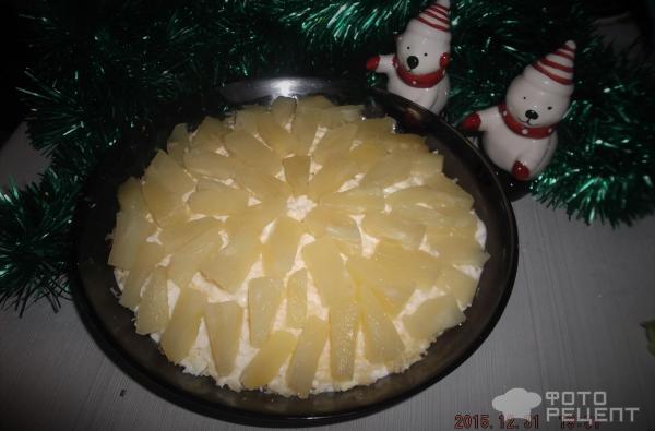 Салат из курицы и ананасов фото