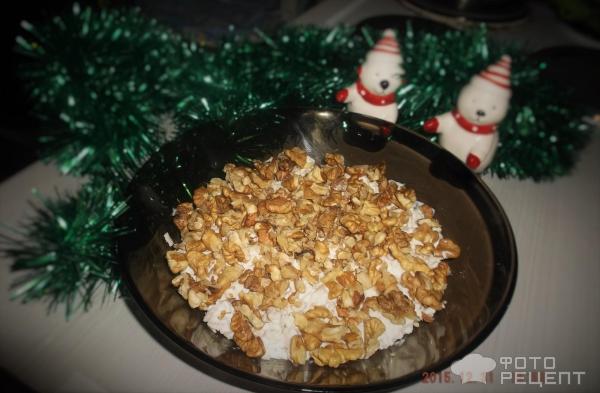 Салат из курицы и ананасов фото
