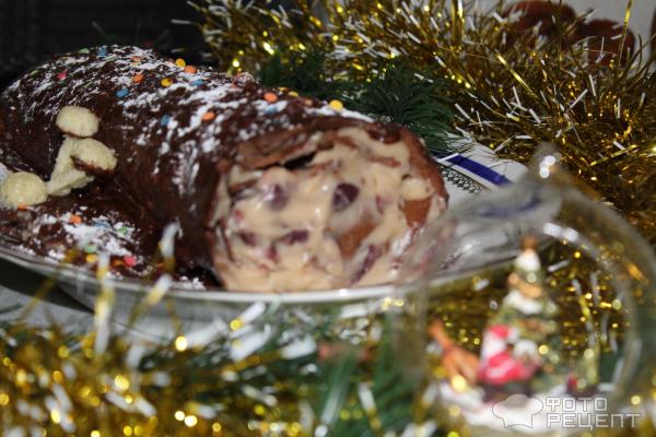 Шоколадный рулет Рождественское полено фото