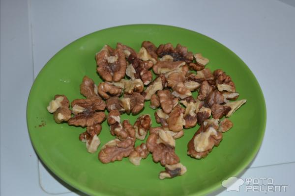 Чернослив с орехами в молочном желе фото
