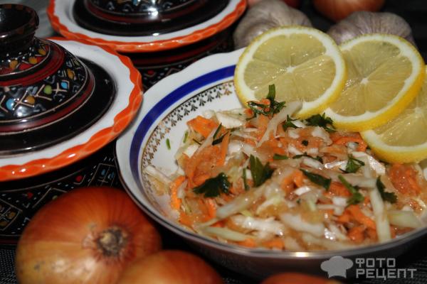 Салат из свежей капусты с овощами фото