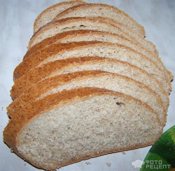 Омлет с пассерованным луком на хлебе фото