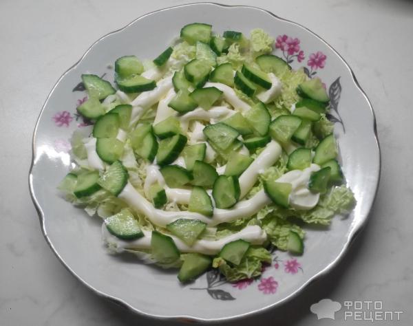 Салат «Цезарь» с пекинской капустой и курицей — рецепт с фото пошагово
