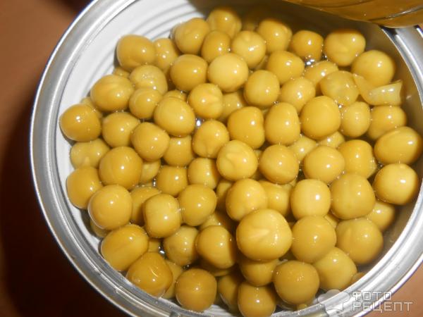 Салат из капусты с горошком, луком и зеленью фото