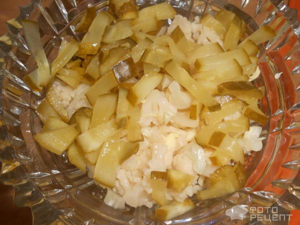 Салат из капусты с горошком, луком и зеленью фото