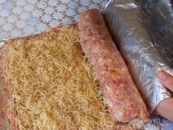 Мясной рулет с начинкой из свиного языка фото