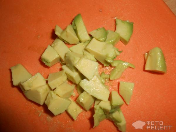 Салат Морское ассорти с авокадо фото