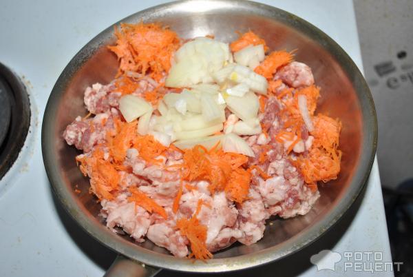 Рецепт: Штрудель с вареным мясом и овощами - запеченный с мясным фаршем