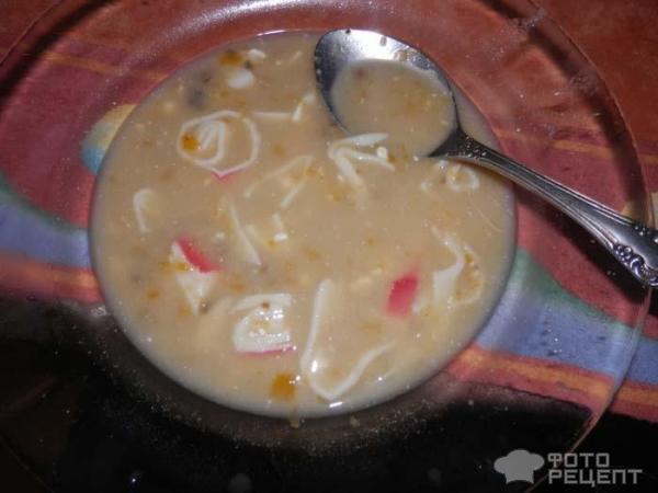 Сырный суп с грибами и крабовыми палочками фото