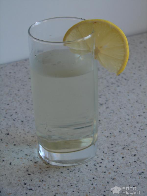 Лимонно-мятный напиток фото