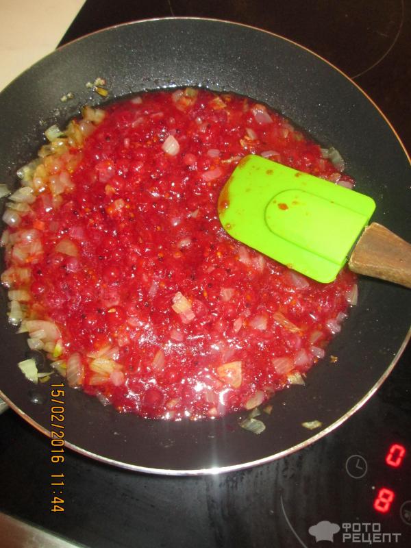 Соус из красной смородины к мясу фото