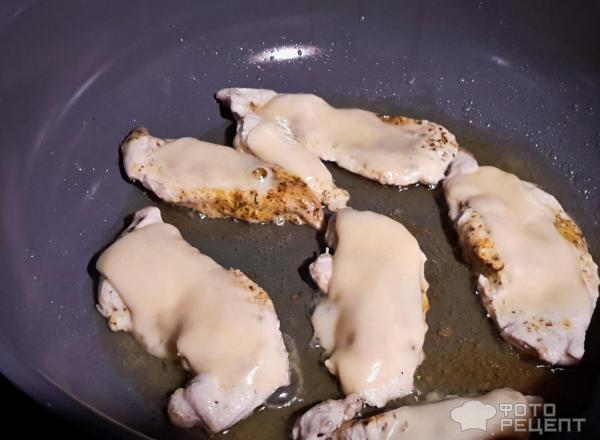 Жареное филе курицы под сыром фото