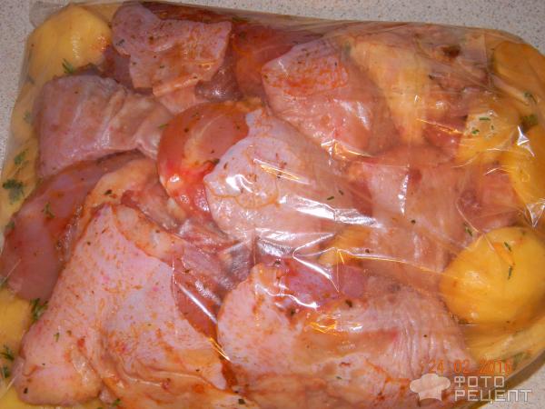 Картошка и куриные ножки запеченные в рукаве фото