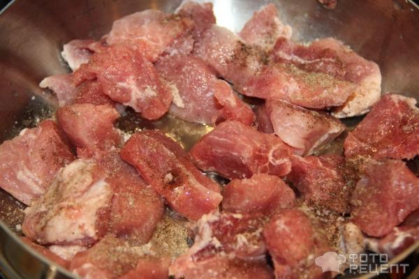 Свинина, запеченная в духовке с шампиньонами и сыром – пошаговый рецепт приготовления с фото