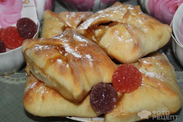 Дрожжевые пирожки с яблоками фото