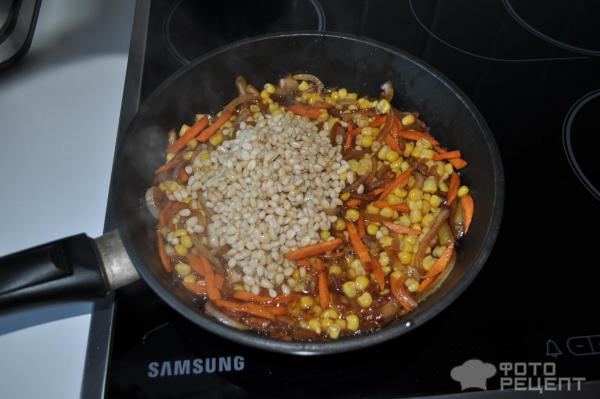 кукуруза по китайски рецепт с кедровыми орешками. 12971533. кукуруза по китайски рецепт с кедровыми орешками фото. кукуруза по китайски рецепт с кедровыми орешками-12971533. картинка кукуруза по китайски рецепт с кедровыми орешками. картинка 12971533. ПОДГОТОВКА СОУСА:В рюмке смешать кунжутное масло, соевый соус, сахар, и красное вино.