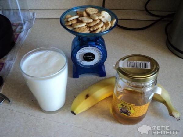 Банановый кисломолочный коктейль фото