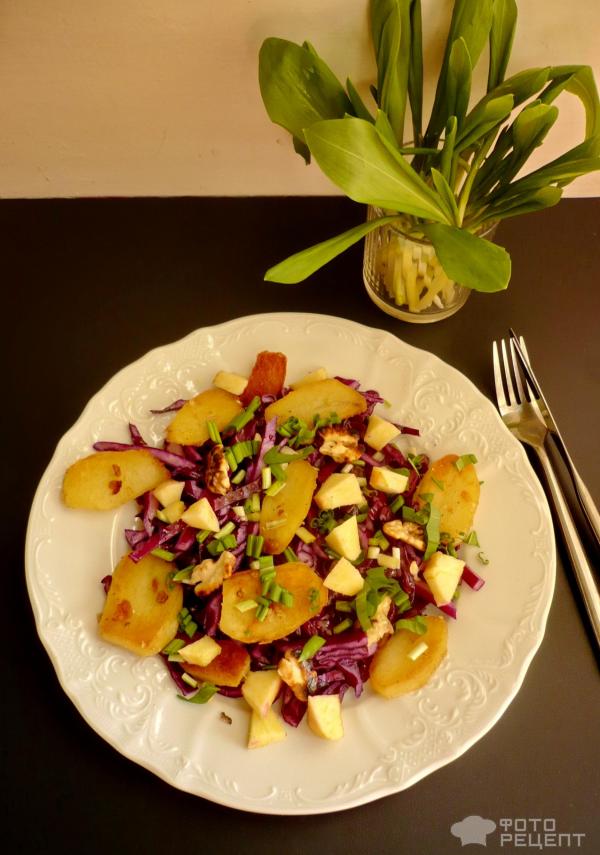 Картофельный салат капустой и орехами фото