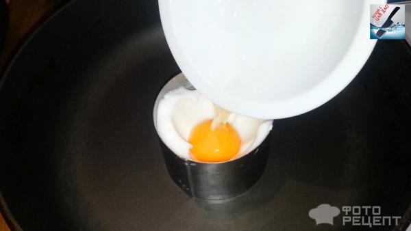 Жареное яйцо-пашот фото