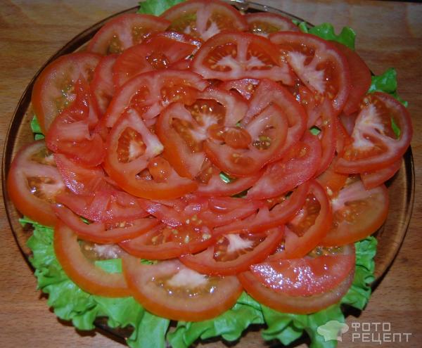 Салат с помидорами и орехами