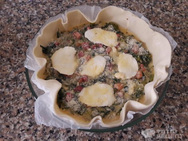 Пирог Весенний с капустой, моцареллой и беконом фото