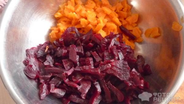 Салат из вареной свеклы и моркови фото