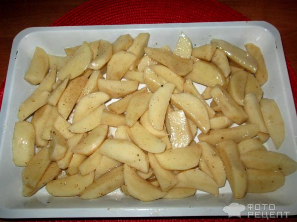 Запеченный картофель с луком-фри фото