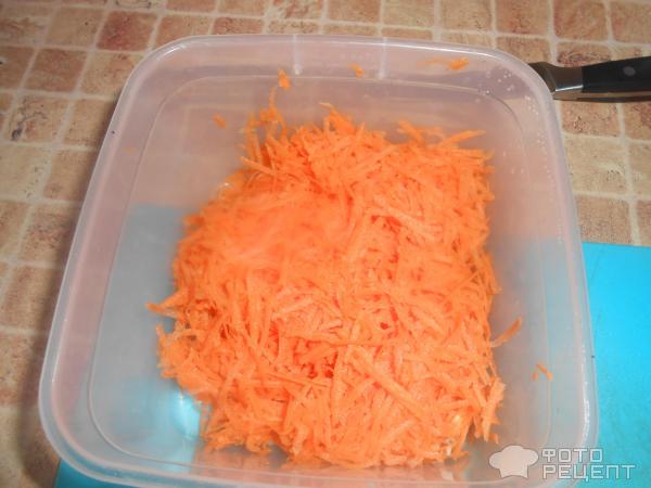Морковно-чесночный салат с грецкими орехами фото
