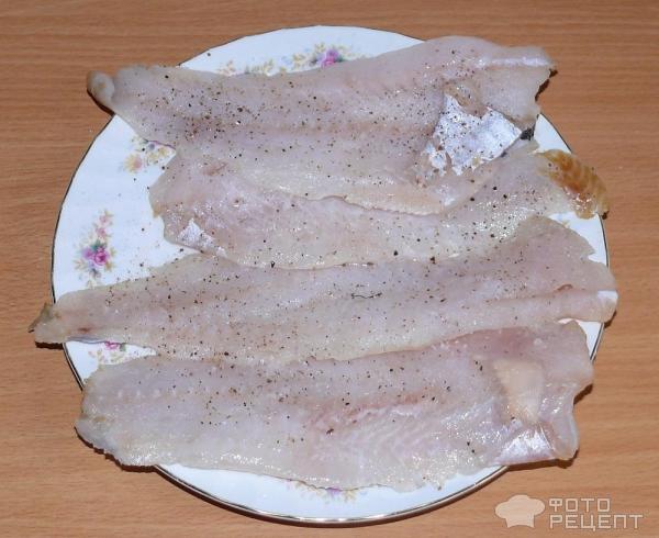 Пикантная рыба с запеченным картофелем фото